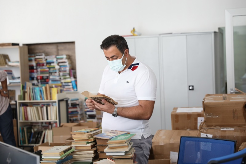 PROF. DR. TUNCER BAYKARA’DAN ALKÜ’YE KİTAP BAĞIŞI