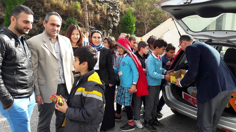 ALANTUR AYHAN ŞAHİN ORTAOKULU KÜTÜPHANEMİZİ ZİYARET ETTİ