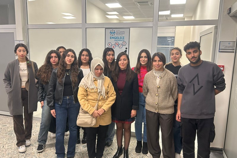 Engelli Öğrenci Koordinatörlüğü Kütüphanemizi Ziyaret Etti Engelli Öğrenci Koordinatörlüğü Kütüphanemizi Ziyaret Etti